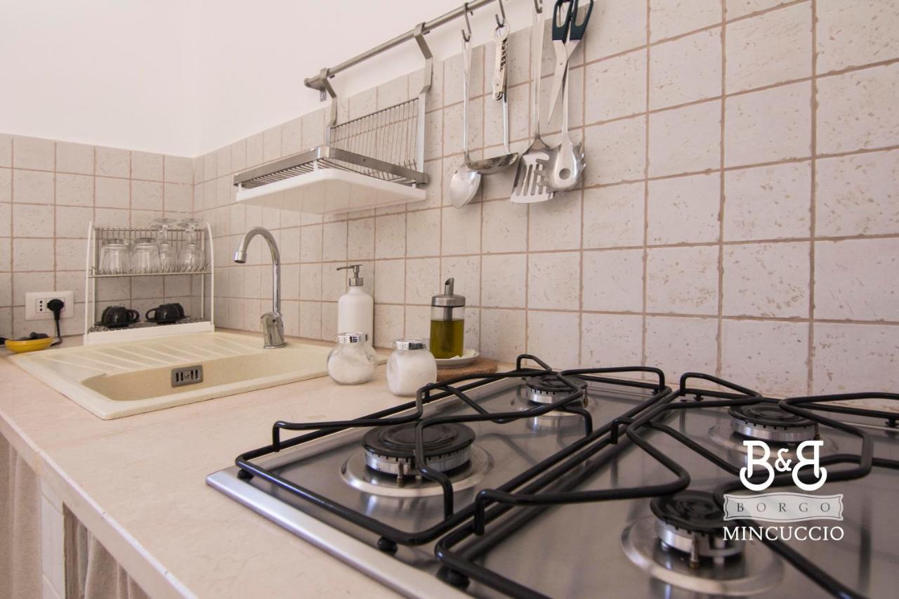 לינה וארוחת בוקר אוסטוני Borgo Mincuccio מראה חיצוני תמונה