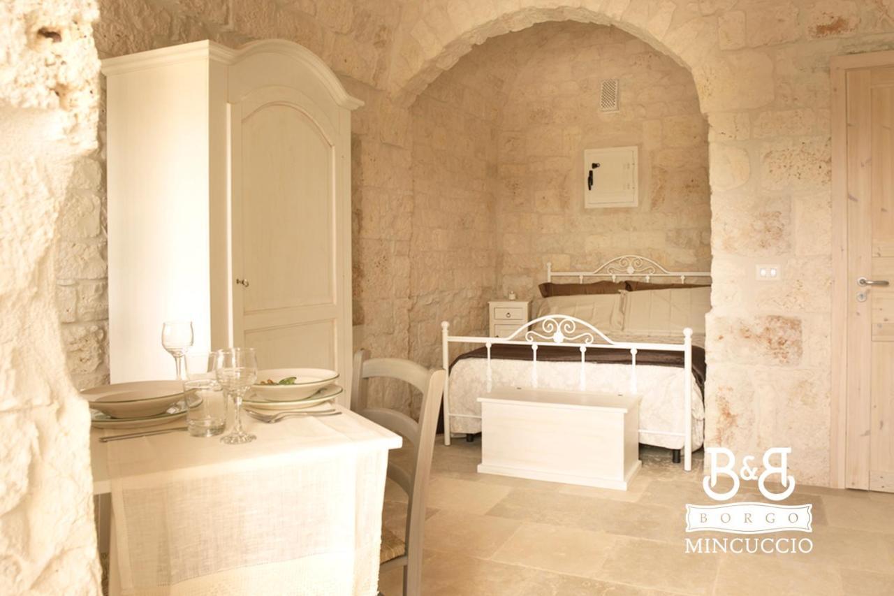לינה וארוחת בוקר אוסטוני Borgo Mincuccio מראה חיצוני תמונה